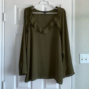 NWOT Banana Republic green flowy ruffled neck ruffles front long sleeves blouse